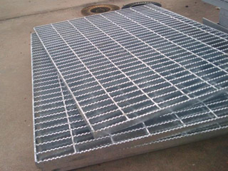 鋼格板的承受力過多會導(dǎo)致變形 鋼格板的承受力過多會導(dǎo)致變形