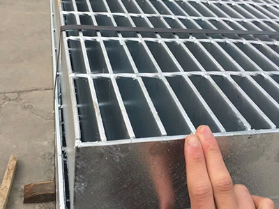 熱鍍鋅格柵板規(guī)格是怎么要求的? 熱鍍鋅格柵板規(guī)格是怎么要求的?