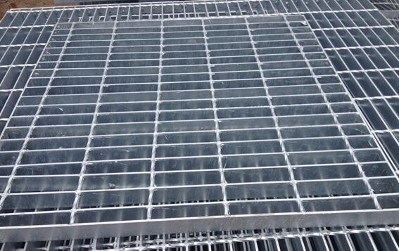 泵站前池格柵蓋板_泵房鋼格柵板??簡(jiǎn)述 泵站前池格柵蓋板_泵房鋼格柵板??簡(jiǎn)述